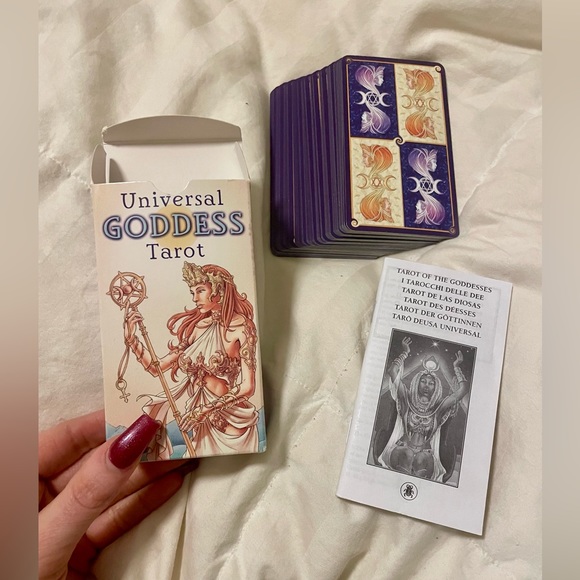Universal goddess tarot - Picture 5 of 7